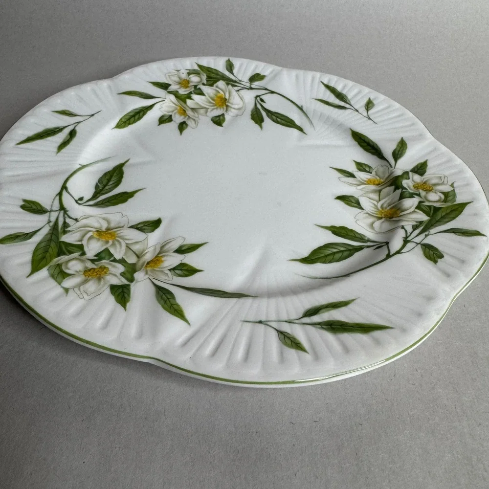 Shelley‎ England Syringa 14063 Fine Bone China Salad Plate White Floral 8 inch